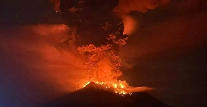Endonezya Ruang Yanardağı'nda volkanik patlama: Bölgeden binlerce kişi tahliye ediliyor
