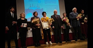 Vefat Yıl Dönümünde Emine Işınsu Roman Ödülüne Yazar Ülkü Demiray layık görüldü