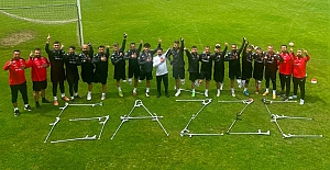 Ampute Milliler; İsrail'i 6-0 yendiği maçta İsrailli oyuncularla tokalaşmadı, secde edip 'Gazze' yazdı, zaferi Filistin halkına armağan etti