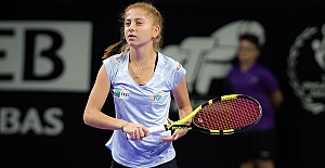 Milli tenisçi Berfu Cengiz, İsveç'teki turnuvada birinci oldu