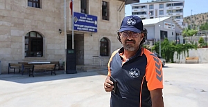 Elazığ Belediyesi Temizlik Personeli Bulduğu Para Dolu Cüzdanı Polise Teslim Etti