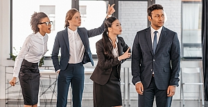 İş dünyasında kurumsal kültürün gizli düşmanı “Yengeç Sepeti Sendromu”