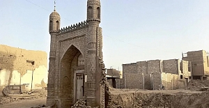 Çin Kaşgar'daki camileri yıkmaya devam ediyor!