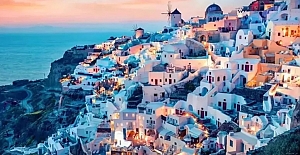 Santorini turizmin başkentiydi: Deprem korkusunda hayalet adaya dönüştü