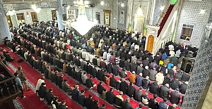 On bir ayın sultanı ramazanın ilk teravih namazı kılındı