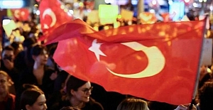 Gençler peşpeşe tahliye ediliyor