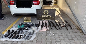 Cephanelik gibi araç:  9 kaleşnikof  ve 5 tabanca ele geçirildi