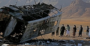 Afganistan'da otobüs kazası: 79 ölü