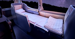 Kapitalizm lükse yöneltiyor: Uçak konforunda otobüs