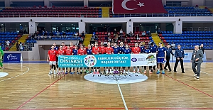 Disleksi Farkındalığı İçin Sahaya Pankartla Çıktılar