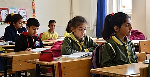 Depremin ardından okullar tatil edildi