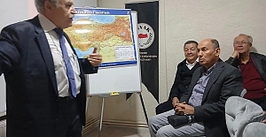 Prof. Dr. Özden’den ’29 Ekim 1923 Cumhuriyet’e giden yol’ konulu konferans