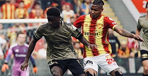 Stadyumda iki takım taraftarının 'Öcalan' protestosu