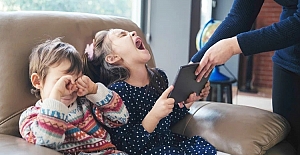 Anne ve babalara uzman uyarısı! 12 yaş altına telefon verme