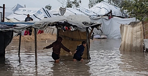 Gazze Şeridi'nde fırtına ve sel nedeniyle birçok barınak yıkıldı;  11 kişi hayatını kaybetti