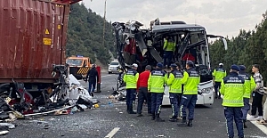 Osmaniye'de yolcu otobüsü tıra çarptı: 7 ölü, 11 yaralı