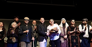 Özgür Aksoy Tiyatro Günleri'ne Görkemli Final