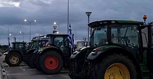 Yunanistan'da çiftçi protestoları yayılıyor: Binlerce traktörle otoyolları kapatttılar