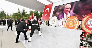 KKTC Kurucu Cumhurbaşkanı Rauf Denktaş vefatının 14'üncü yılında törenlerle anıldı