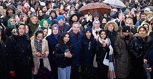 Soğuk rekor kırdı, eğlence zirve yaptı! Eksi derecede 2,5 ton Hamsi yenildi ve Horon tepildi
