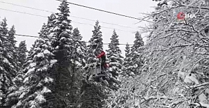 Uludağ'da telesiyejde mahsur kalan 51 tatilcinin kurtarılma operasyonu