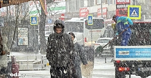 Valilik uyardı: İstanbul'da kar başladı | Ne kadar sürecek