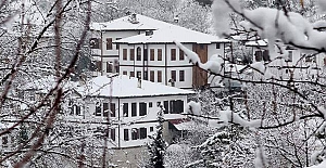 Yeni yılın ilk günü her yerde kar var