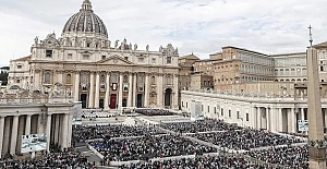 Kutsal maskenin ardındaki ağ: Epstein, Vatikan ve MAGA