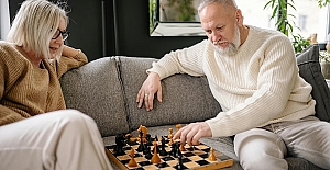 Araştırma: Okuma, bulmaca ve yeni beceriler Alzheimer'ı geciktirebilir