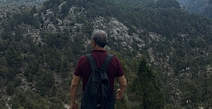 Şair ÜMİT YURTKURAN yazdı: "Ortadoğu'nun Kuduz İti.."