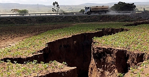 Dev Kıta Kağıt Gibi Yırtılıp İkiye Ayrılıyor: Yeni Bir Okyanus Oluşacak!