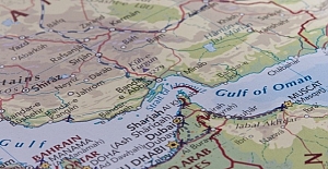 İran, 2 hafta süreyle Hürmüz Boğazı'nı geçişlere açtı