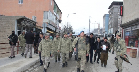 Tuğgeneral Tokel’den Şemdinli esnafına ziyaret