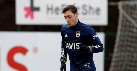Arsenal, Mesut Özil'e 16.38 milyon sterlin (19 milyon euro)  ödeme yaptı