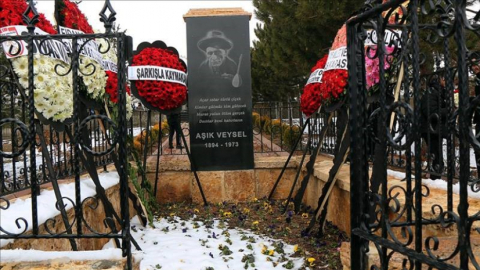 Halk ozanı Aşık Veysel ölümünün 50. yılında anıldı