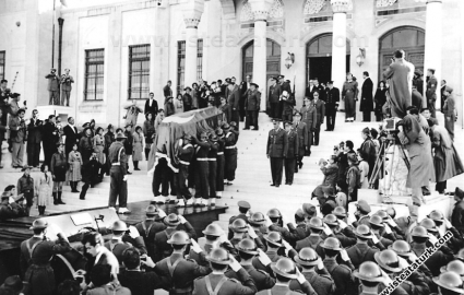 Atatürk'ün naaşı mumyalandı mı? Kefene konulmayan sır dua! "Menderes'in rengi sapsarı oldu..."