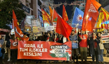 Filistin’e destek için Alsancak Limanı önünde eylem
