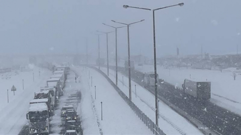 Yola çıkacaklar dikkat, bu yollara girişler kapatıldı: 6 ilde ağır taşıtlara trafik yasağı!
