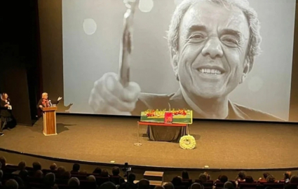 Usta yönetmen Ali Özgentürk son yolculuğuna uğurlandı