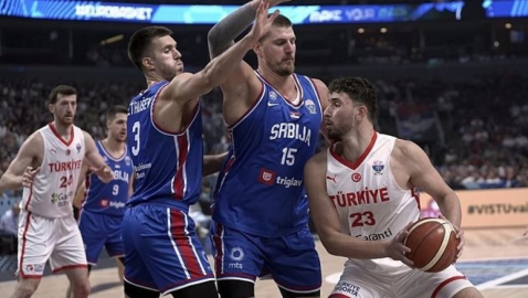 12 Dev Adam lider çıktı!.. Türkiye 95-90 Sırbistan
