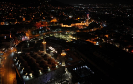 400 yıllık gelenek Ulu Cami’yi aydınlattı