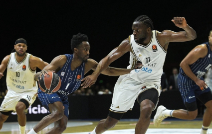 Anadolu Efes Dubai'yi dağıttı: Çift maç haftasında 2'de 2