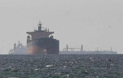 İran'a ait süpertanker ABD'nin ablukasını deldi