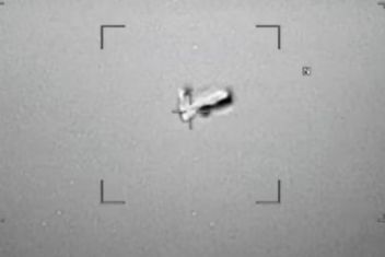 Trump, hükümetin UFO dosyalarını yayınladı, daha fazlası bekleniyor.