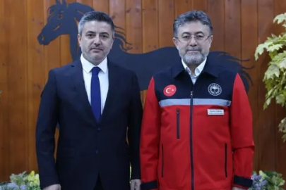Bakan Yumaklı'dan "yapay et" açıklaması: "Türkiye’ye yapay et giremez"