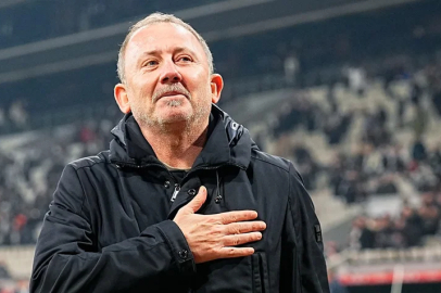 "Devam" kararı alınan Sergen Yalçın anında tam 9 futbolcuyu sildi! Seneye hiçbiri yok