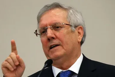 Aziz Yıldırım: 'Doğru olan, Fenerbahçemizi bu sezon şampiyon yapmaktır '