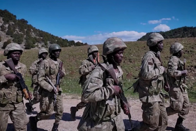 Mali ve Nijerli komandolar, TSK'nın verdiği temel eğitimi başarıyla tamamladı