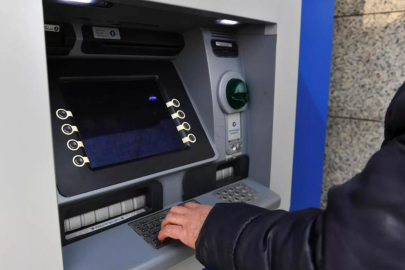 ATM üzerinden sahte dolar vurgunu: 102 bin 750 sahte doları sisteme dahil ettiler