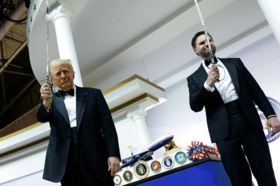 Trump'tan Netanyahu'ya 'gözdağı': 'İran'a karşı tek başına kalırsın'...